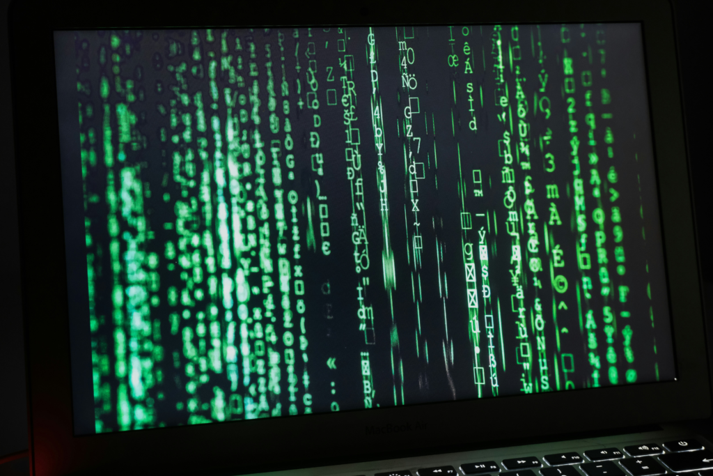 Foto di <a href="https://unsplash.com/it/@comparefibre?utm_source=unsplash&utm_medium=referral&utm_content=creditCopyText">Compare Fibre</a> su <a href="https://unsplash.com/it/foto/monitor-del-computer-a-schermo-piatto-nero-tiSE_paTt0A?utm_source=unsplash&utm_medium=referral&utm_content=creditCopyText">Unsplash</a>
